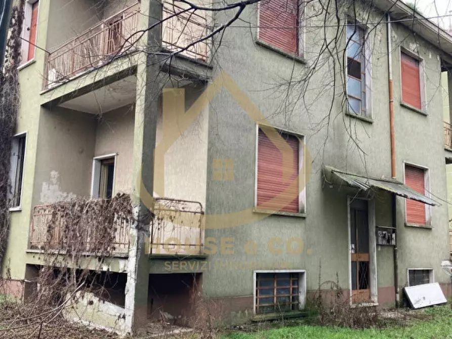 Immagine 1 di Palazzo in vendita  in Corso Genova a Vigevano