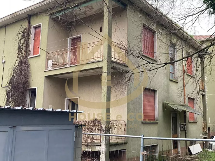 Immagine 2 di Palazzo in vendita  in Corso Genova a Vigevano