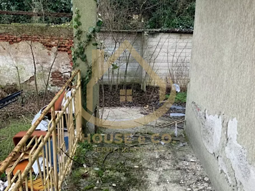 Immagine 8 di Palazzo in vendita  in Corso Genova a Vigevano