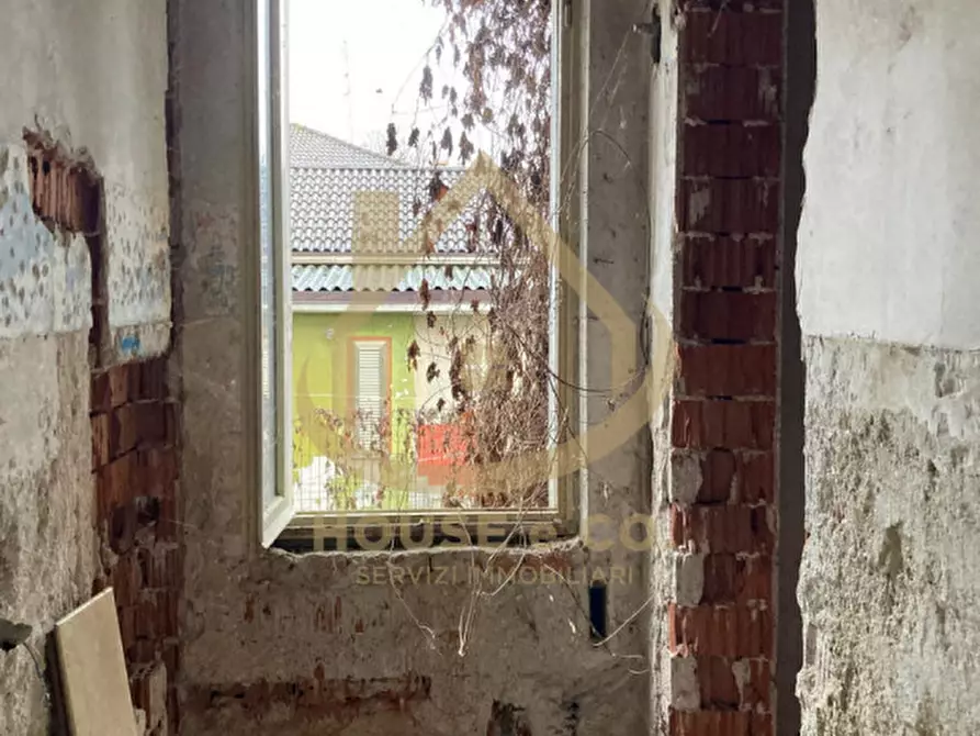 Immagine 12 di Palazzo in vendita  in Corso Genova a Vigevano