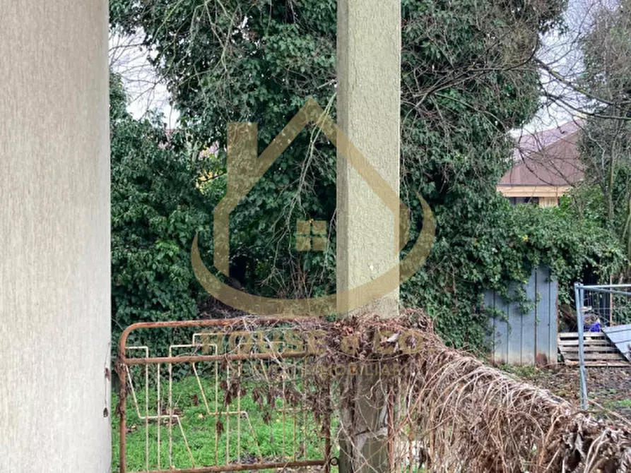 Immagine 13 di Palazzo in vendita  in Corso Genova a Vigevano