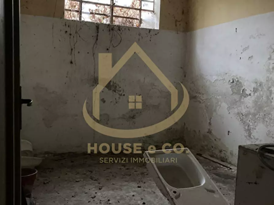 Immagine 19 di Palazzo in vendita  in Corso Genova a Vigevano