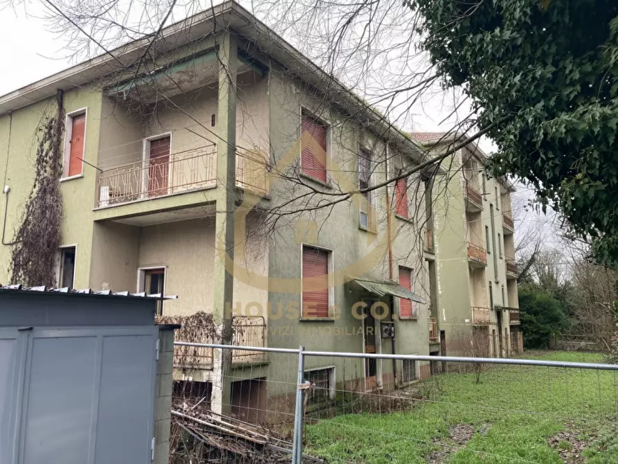 Immagine 22 di Palazzo in vendita  in Corso Genova a Vigevano