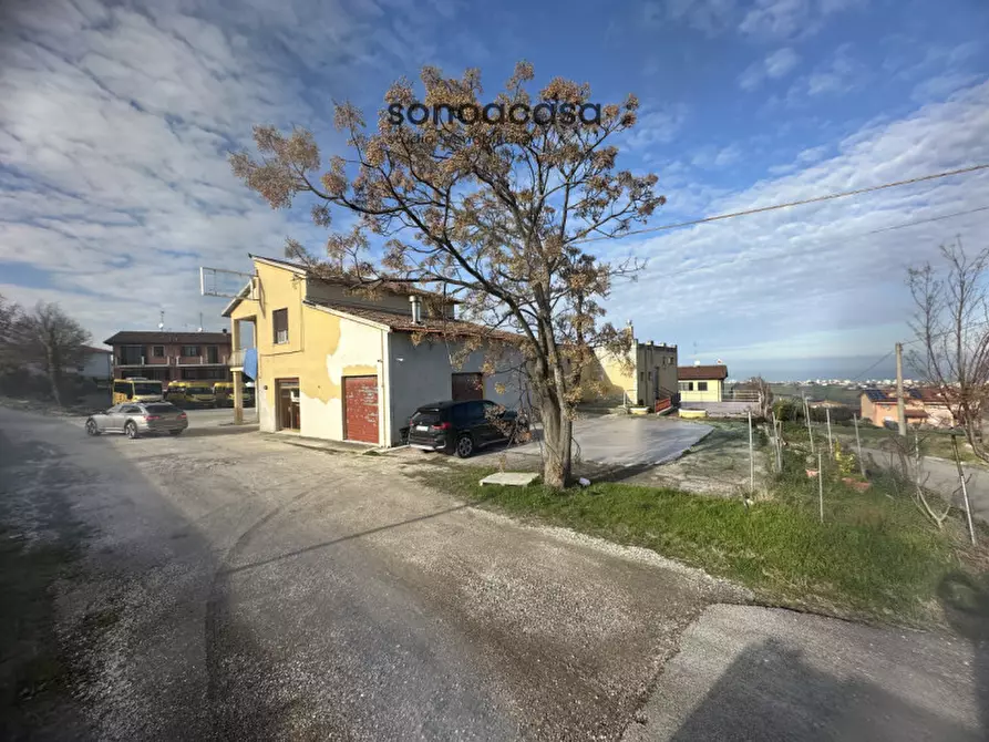 Immagine 10 di Casa indipendente in vendita  in Strada Mondolfo 51 a San Costanzo