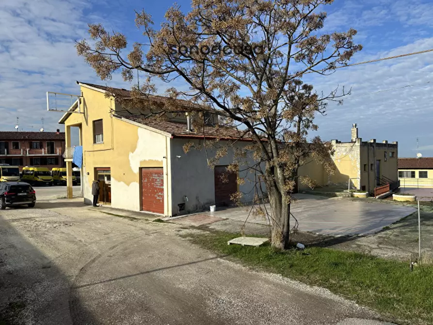 Immagine 14 di Casa indipendente in vendita  in Strada Mondolfo 51 a San Costanzo