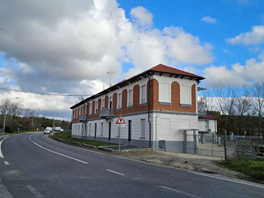 Immagine 2 di Palazzo in vendita  in VIA STATALE 152 a Castell'alfero