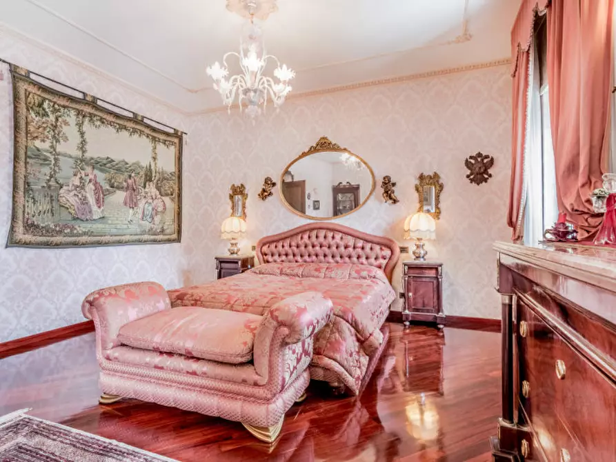 Immagine 25 di Villa in vendita  in Colle degli Dei a Velletri