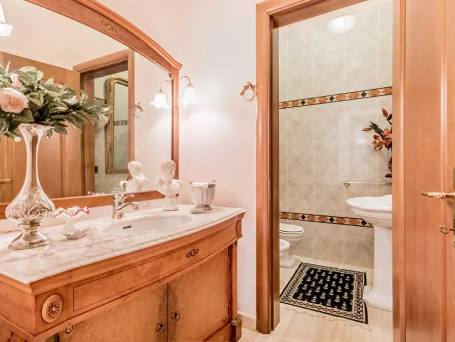 Immagine 30 di Villa in vendita  in Colle degli Dei a Velletri