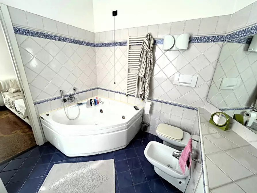 Immagine 10 di Appartamento in vendita  in Corso Giuseppe Mazzini a Camogli