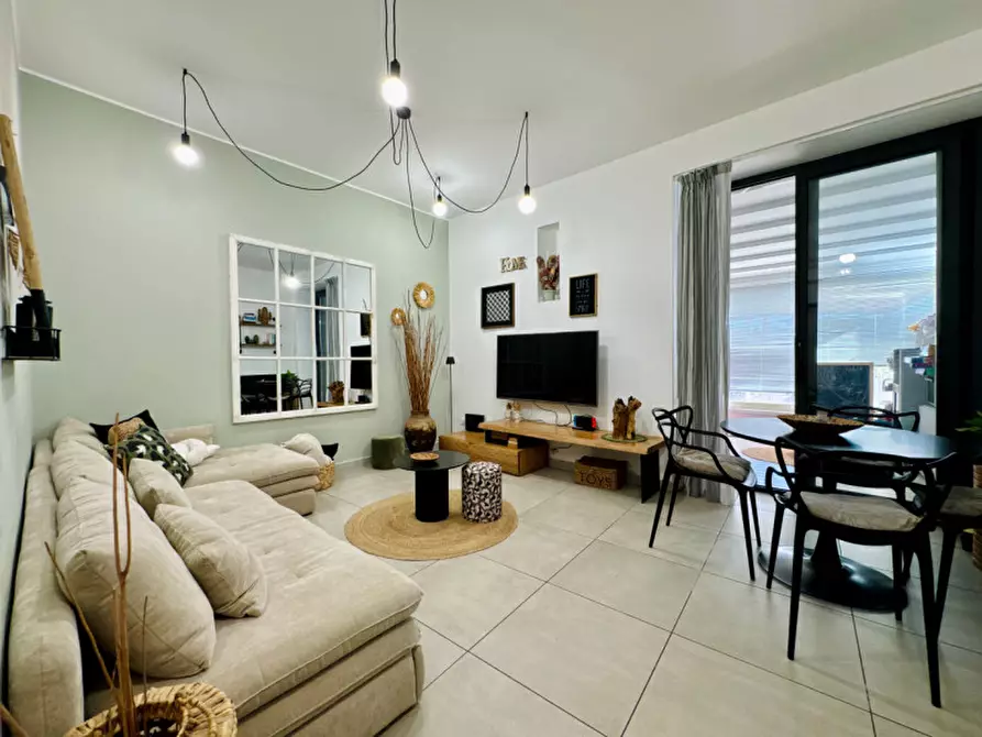 Immagine 5 di Casa indipendente in vendita  in VIA J.F. KENNEDY, 107 a Milazzo