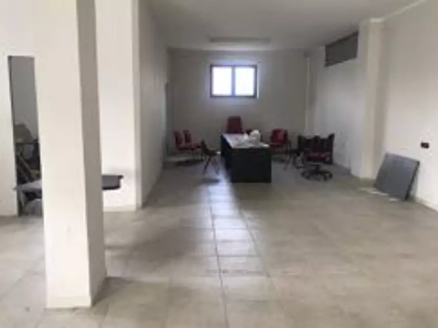 Immagine 2 di Negozio in vendita  in Via Galileo Ferraris, 13 a Melfi