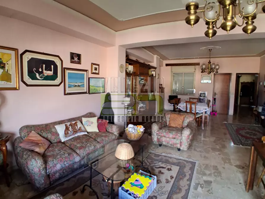 Immagine 4 di Appartamento in vendita  in piazza Teatro a Avola