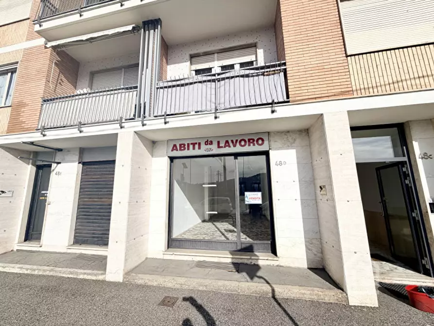 Immagine 2 di Negozio in vendita  in Stradale Torino 48 a Chivasso