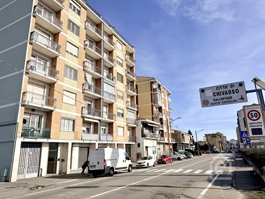 Immagine 3 di Negozio in vendita  in Stradale Torino 48 a Chivasso