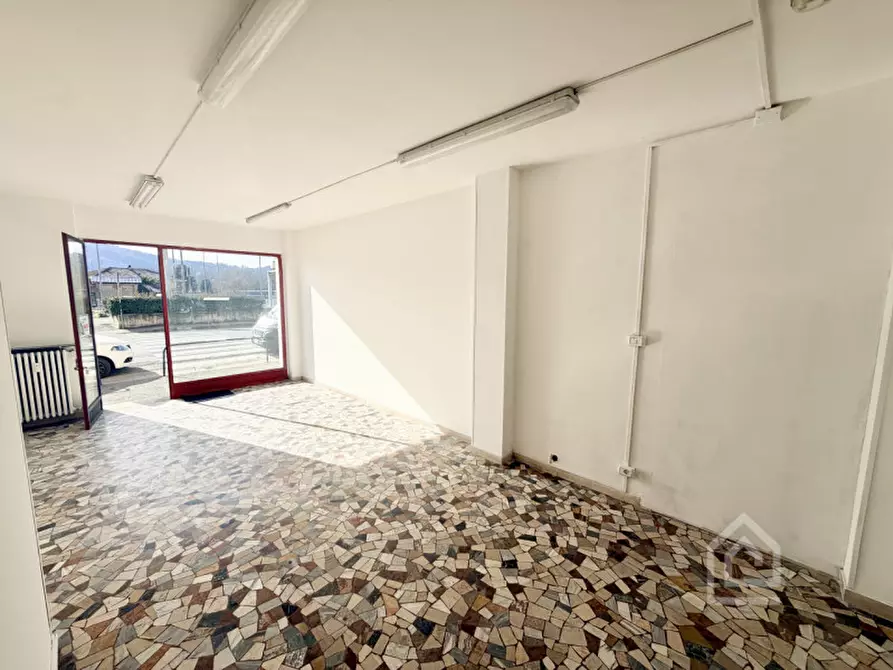 Immagine 6 di Negozio in vendita  in Stradale Torino 48 a Chivasso