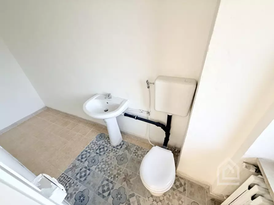 Immagine 10 di Negozio in vendita  in Stradale Torino 48 a Chivasso