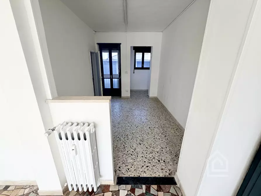 Immagine 12 di Negozio in vendita  in Stradale Torino 48 a Chivasso