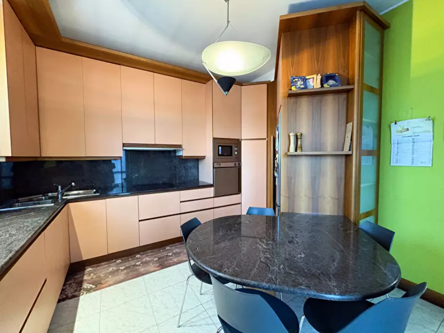 Immagine 7 di Villa in vendita  in Via Pessina 31 a Biassono