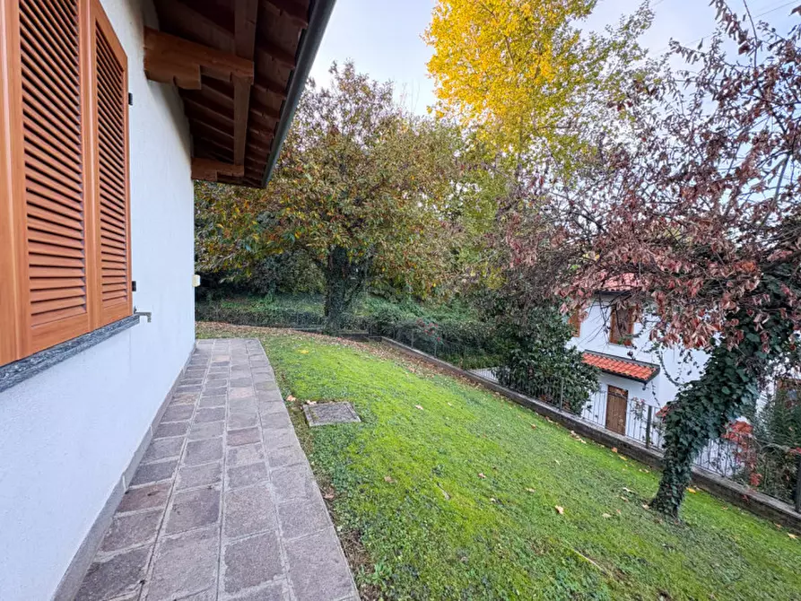 Immagine 13 di Villa in vendita  in Via Pessina 31 a Biassono