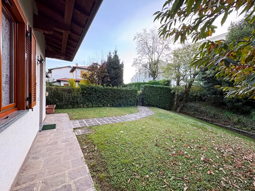 Immagine 39 di Villa in vendita  in Via Pessina 31 a Biassono