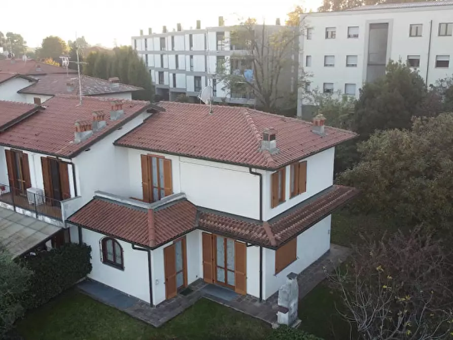 Immagine 43 di Villa in vendita  in Via Pessina 31 a Biassono