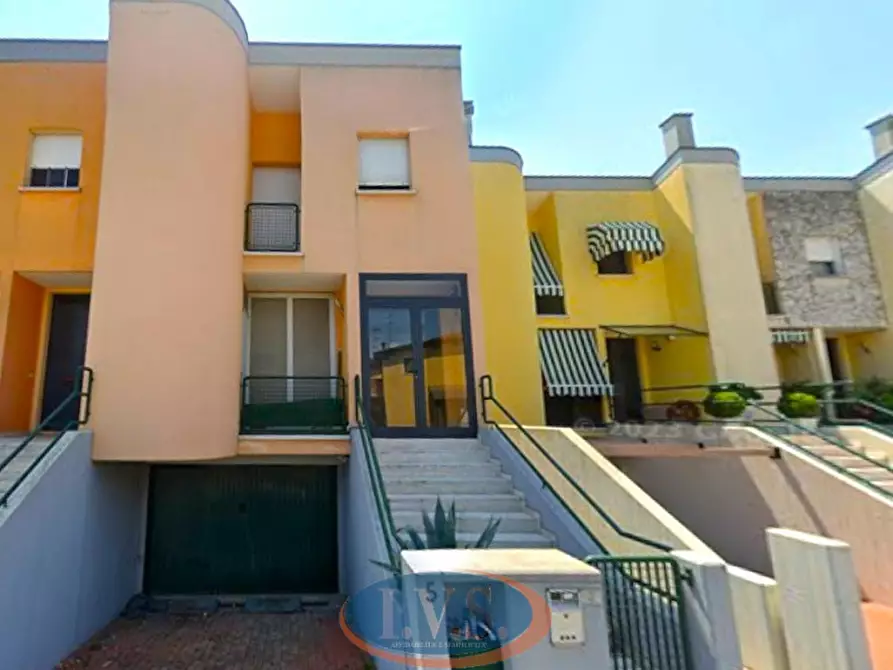 Immagine 2 di Casa trifamiliare in vendita  a Campodoro