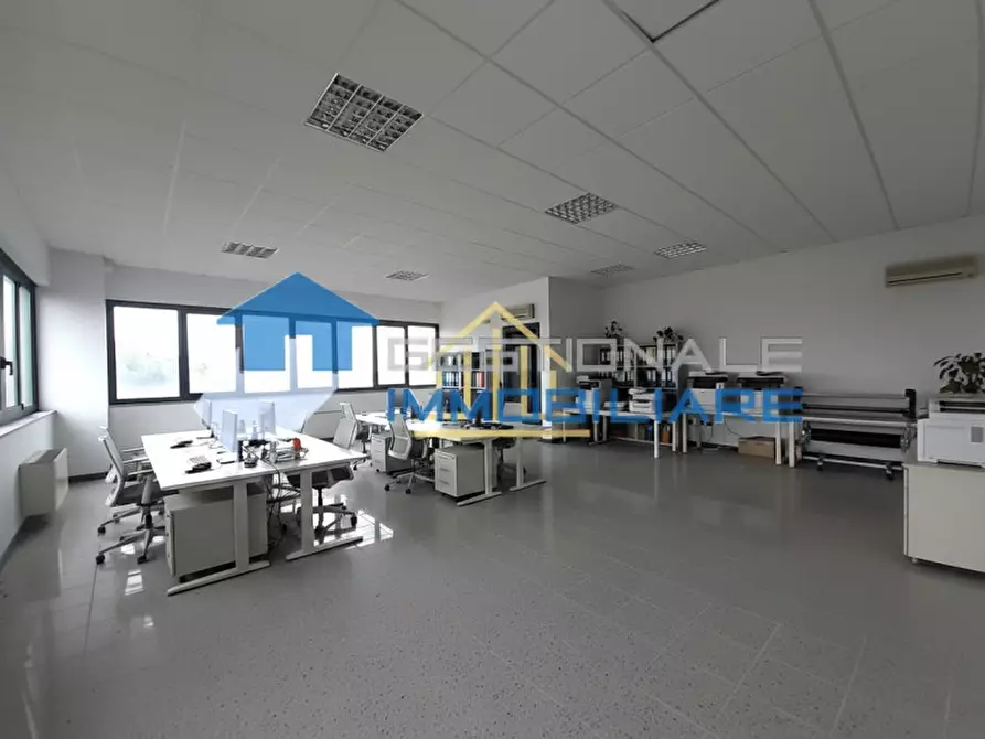 Immagine 17 di Ufficio in vendita  in Via Papa San Pio X 6 a Acquafredda