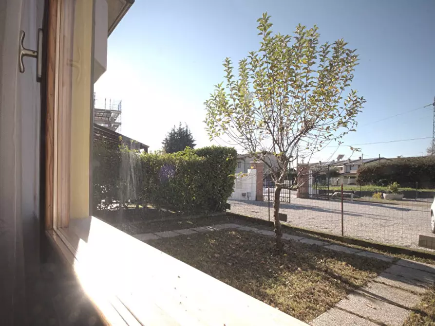 Immagine 19 di Villetta a schiera in vendita  in Via Comandante Masaccio, 3 a Caerano Di San Marco