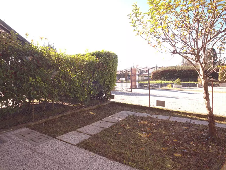 Immagine 21 di Villetta a schiera in vendita  in Via Comandante Masaccio, 3 a Caerano Di San Marco