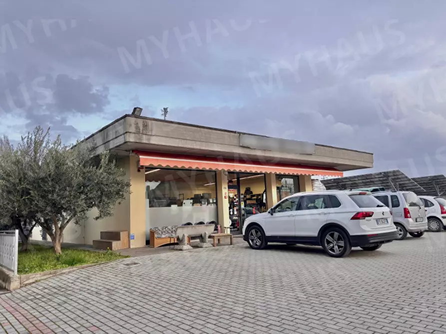 Immagine 3 di Negozio in vendita  in via ravennate 4150 a Cesena