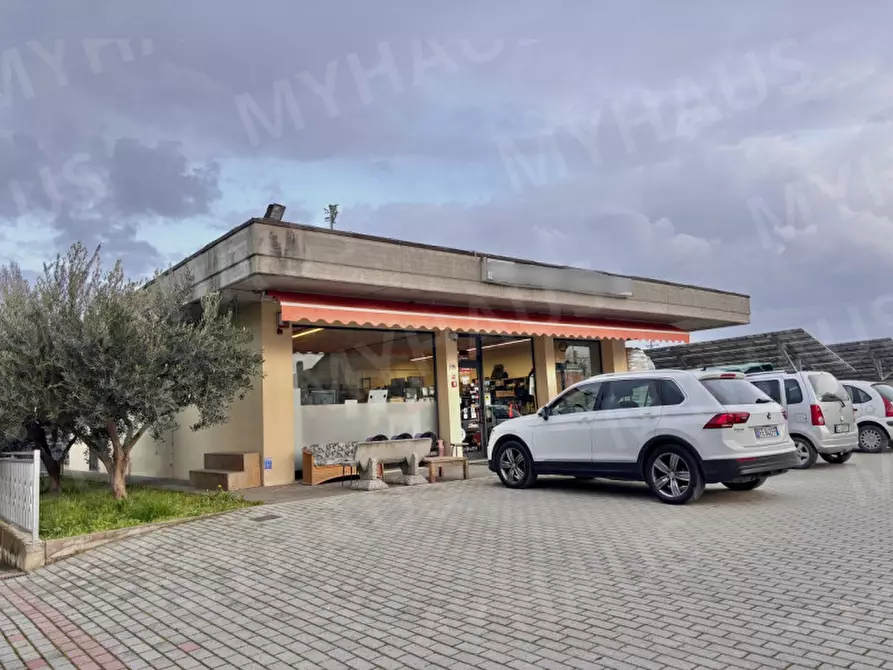 Immagine 4 di Negozio in vendita  in via ravennate 4150 a Cesena