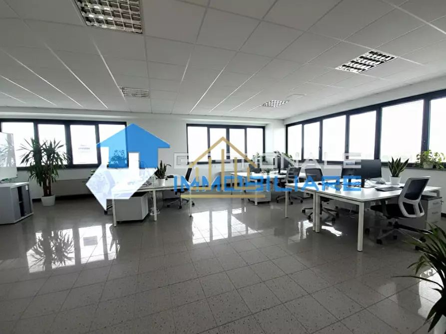 Immagine 13 di Ufficio in vendita  in Via Papa San Pio X 6 a Acquafredda