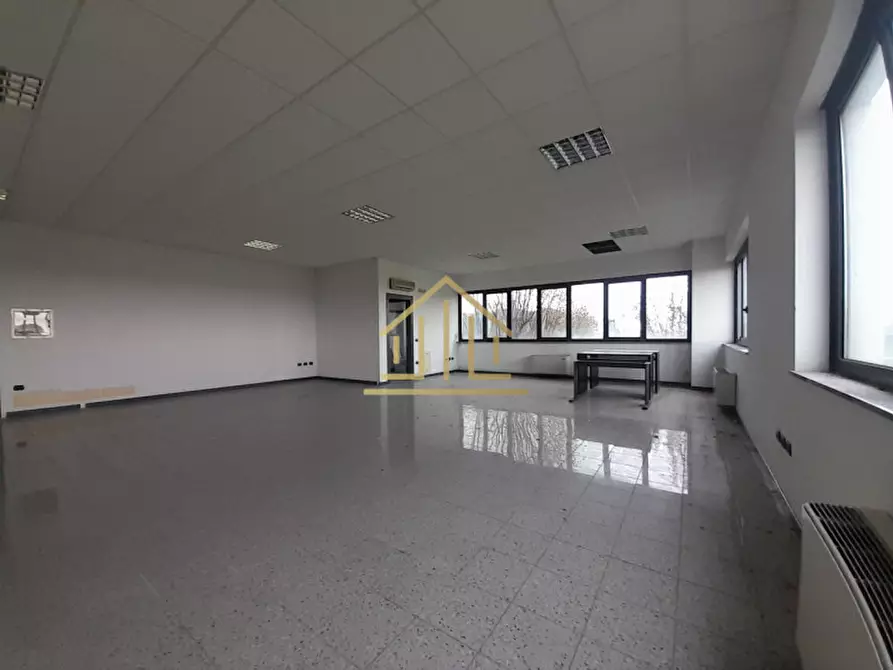 Immagine 18 di Ufficio in vendita  in Via Papa San Pio X 6 a Acquafredda