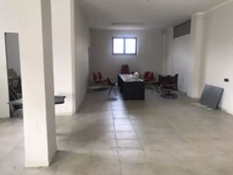 Immagine 2 di Negozio in vendita  in Via Galileo Ferraris, 13 a Melfi