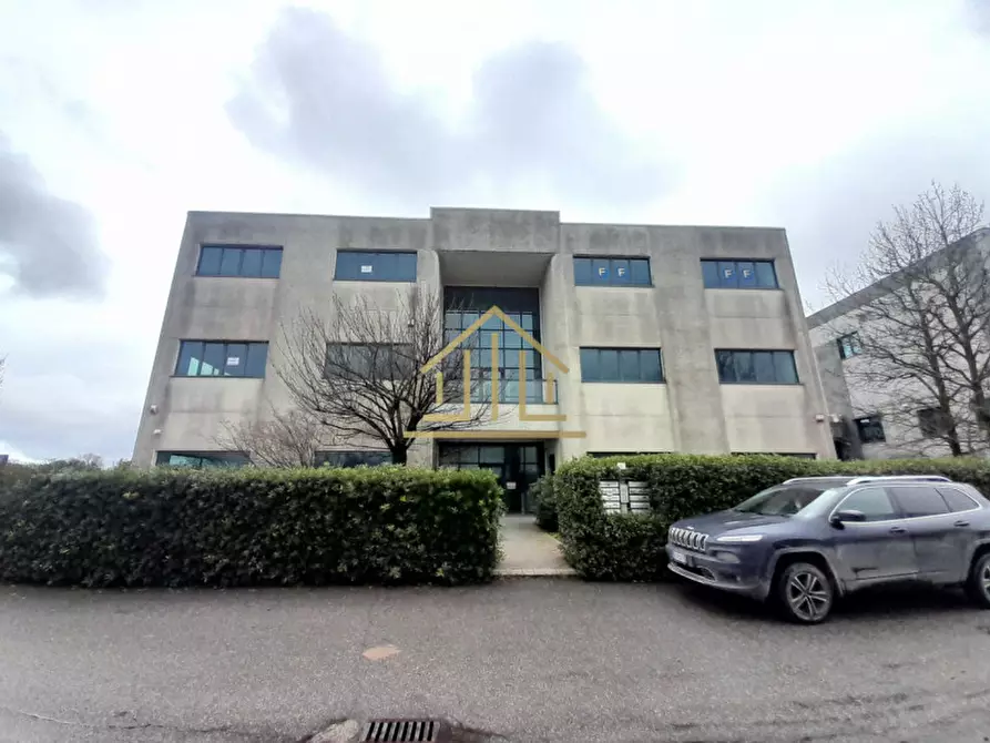 Immagine 1 di Laboratorio in vendita  in Via Papa San Pio X 6 a Acquafredda