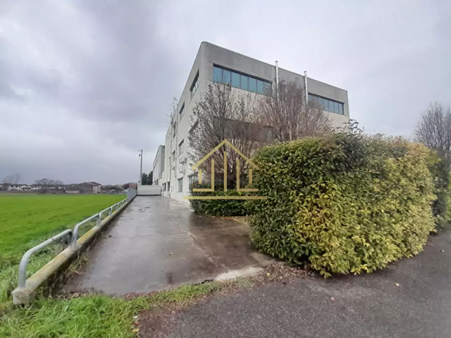 Immagine 2 di Laboratorio in vendita  in Via Papa San Pio X 6 a Acquafredda