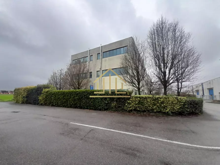 Immagine 3 di Laboratorio in vendita  in Via Papa San Pio X 6 a Acquafredda