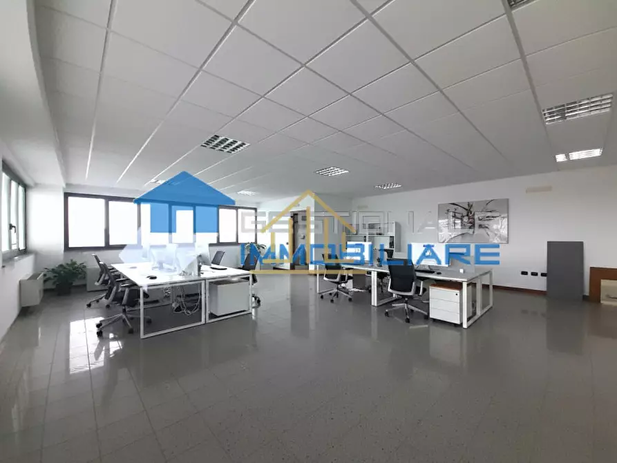 Immagine 5 di Laboratorio in vendita  in Via Papa San Pio X 6 a Acquafredda