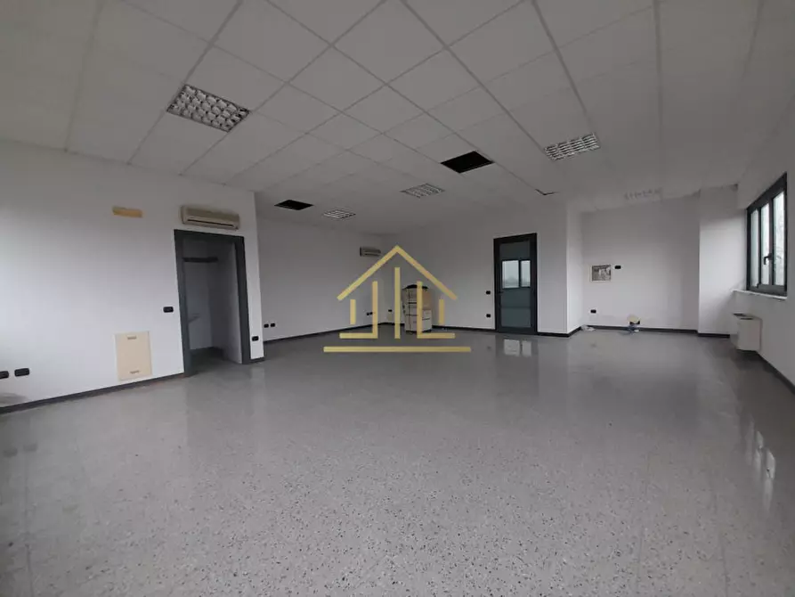 Immagine 10 di Laboratorio in vendita  in Via Papa San Pio X 6 a Acquafredda