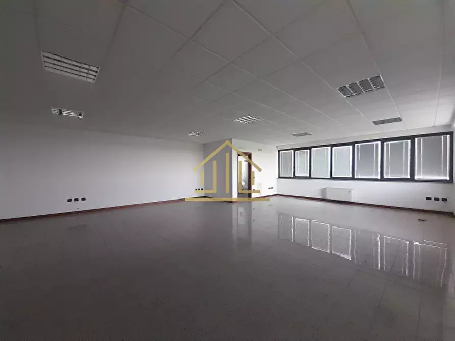 Immagine 14 di Laboratorio in vendita  in Via Papa San Pio X 6 a Acquafredda