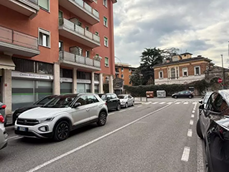 Immagine 4 di Laboratorio in vendita  in Via Vittorio Veneto a Brescia