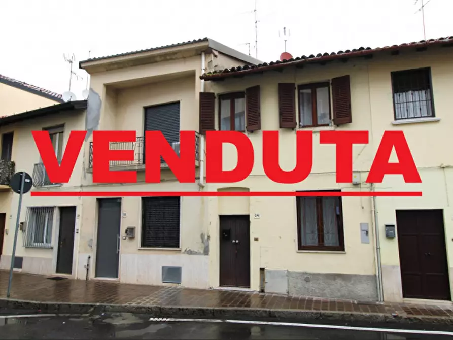 Immagine 1 di Appartamento in vendita  in Via Ansperto da Biassono 34 a Biassono