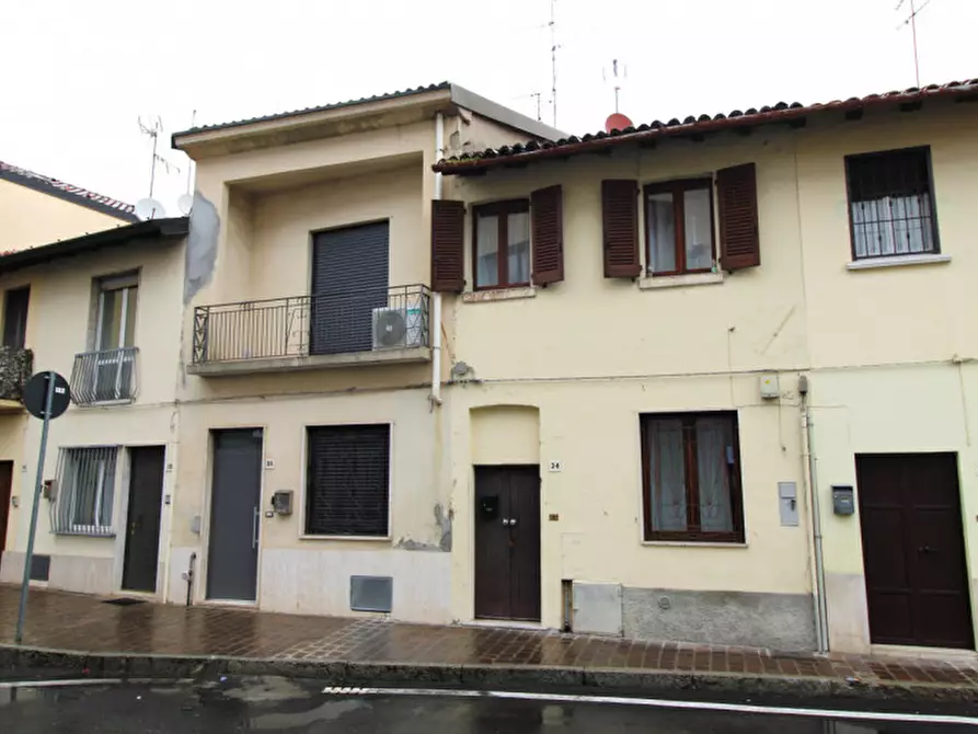 Immagine 2 di Appartamento in vendita  in Via Ansperto da Biassono 34 a Biassono