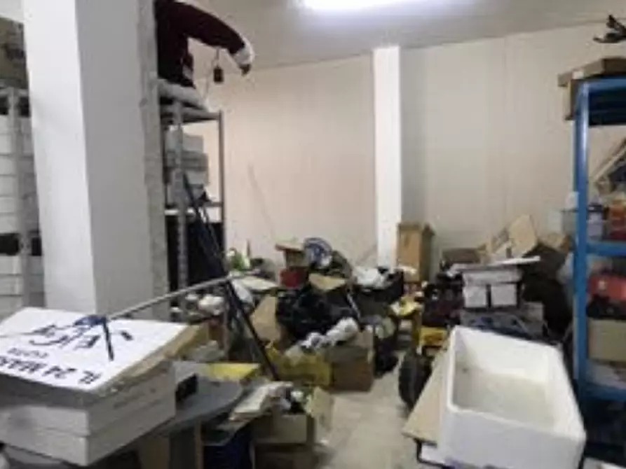 Immagine 3 di Negozio in vendita  in Via Galileo Ferraris, 13 a Melfi
