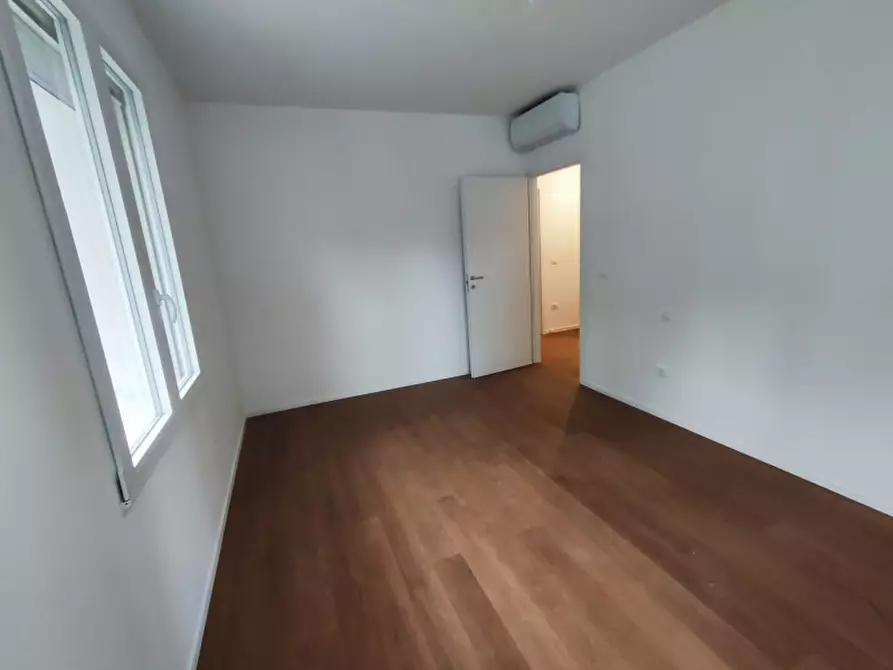 Immagine 9 di Appartamento in vendita  a Padova