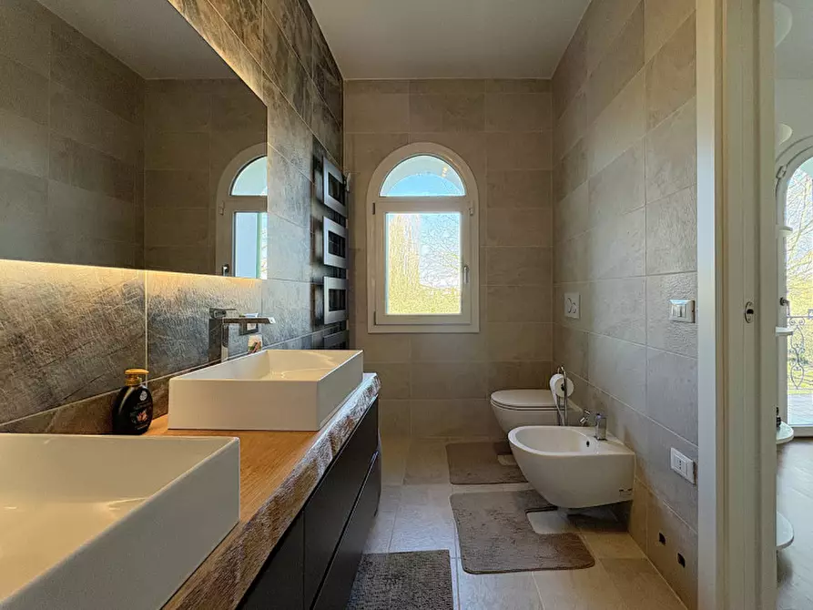 Immagine 12 di Villa in vendita  in Via Andrea Gloria a Teolo