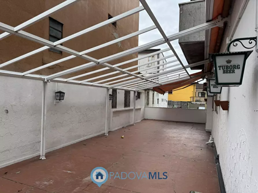 Immagine 11 di Negozio in vendita  in Via Chiesanuova a Padova