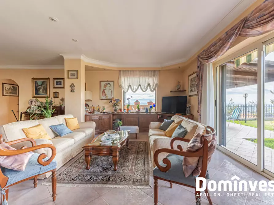 Immagine 3 di Villa in vendita  in Via Perseo a Guidonia Montecelio