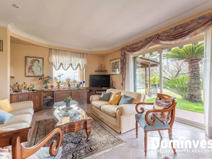 Immagine 4 di Villa in vendita  in Via Perseo a Guidonia Montecelio