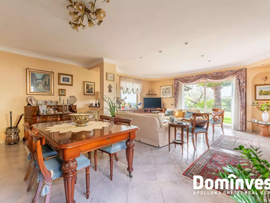 Immagine 5 di Villa in vendita  in Via Perseo a Guidonia Montecelio